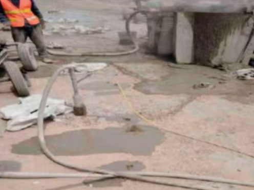 三山水泥混凝土路面板底注浆技术 路面脱空注浆整治方案